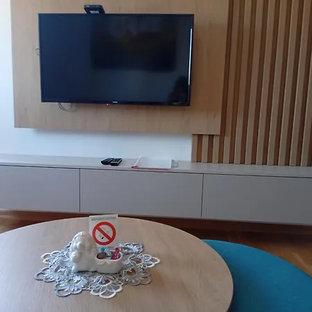 Zlatni Bor Gondola 3 Apartamento *